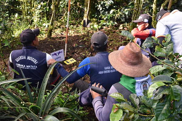 Las heridas de los emberá chamí en San Lorenzo